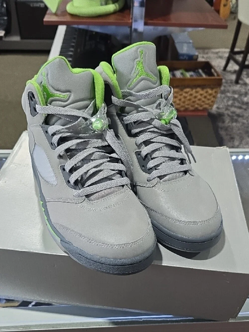 Jordan Men's Retro 5 - Grey with Neon Green Size 10 12